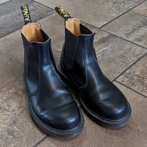 Dr. Martens Iconic 2976 Smooth Leather Chelsea Boots Bikercore Black Size 6